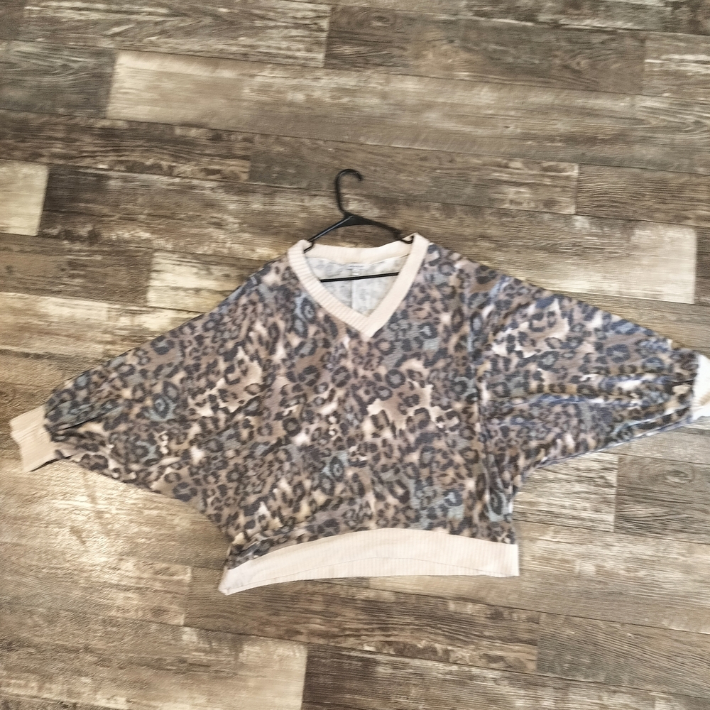Leopard Print V-Neck Sweater - Picture 2 of 4
